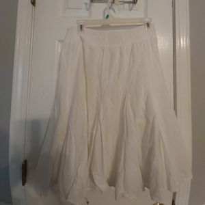 ❄2 for $15. Banana Republic White Skirt